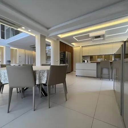 Modern Villa In Marbella * מארבלה